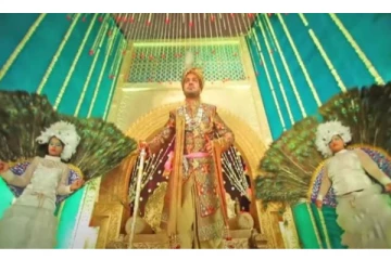 பாகுபலி இயக்குனர் ராஜமெளலியையே மிஞ்சிவிட்ட கல்யாண வீடியோகிராபர் - மணமக்களை பாகுபலி ஸ்டைலில் வைரலாகும் வீடியோ