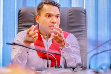 நாட்டின் தலைவராக வருவதற்கு நாமல் ராஜபக்சவுக்கு தகுதியுண்டு - இராஜாங்க அமைச்சர் தெரிவிப்பு