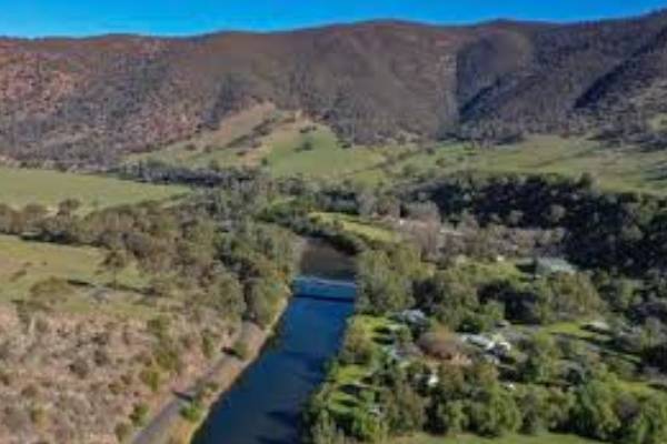 அவுஸ்திரேலியாவில் ஏலத்திற்கு வரும் கிராமம்! | Village To Be Auctioned In Australia அவுஸ்திரேலியாவில் ஏலத்திற்கு வரும் கிராமம்! | Village To Be Auctioned In Australia