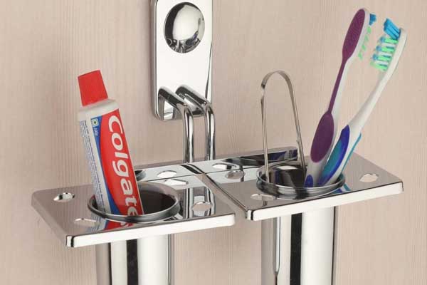 டூத் ப்ரஷை பாத்ரூமில் வச்சிருக்கீங்களா..? நோய்கள் வருமாம் | Tooth Brush Inside Bathroom In Tamil