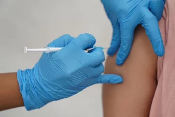 கொரோனா தொற்றுவதிலிருந்து ஜலதோஷம் உங்களைக் காப்பாற்றலாம்: பிரித்தானியா ஆய்வாளர்கள் தகவல்