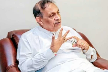 பொருளாதார நெருக்கடியைத் தீர்க்க நாடாளுமன்றம் பங்களிப்பு வழங்க வேண்டும்! கரு ஜயசூரிய