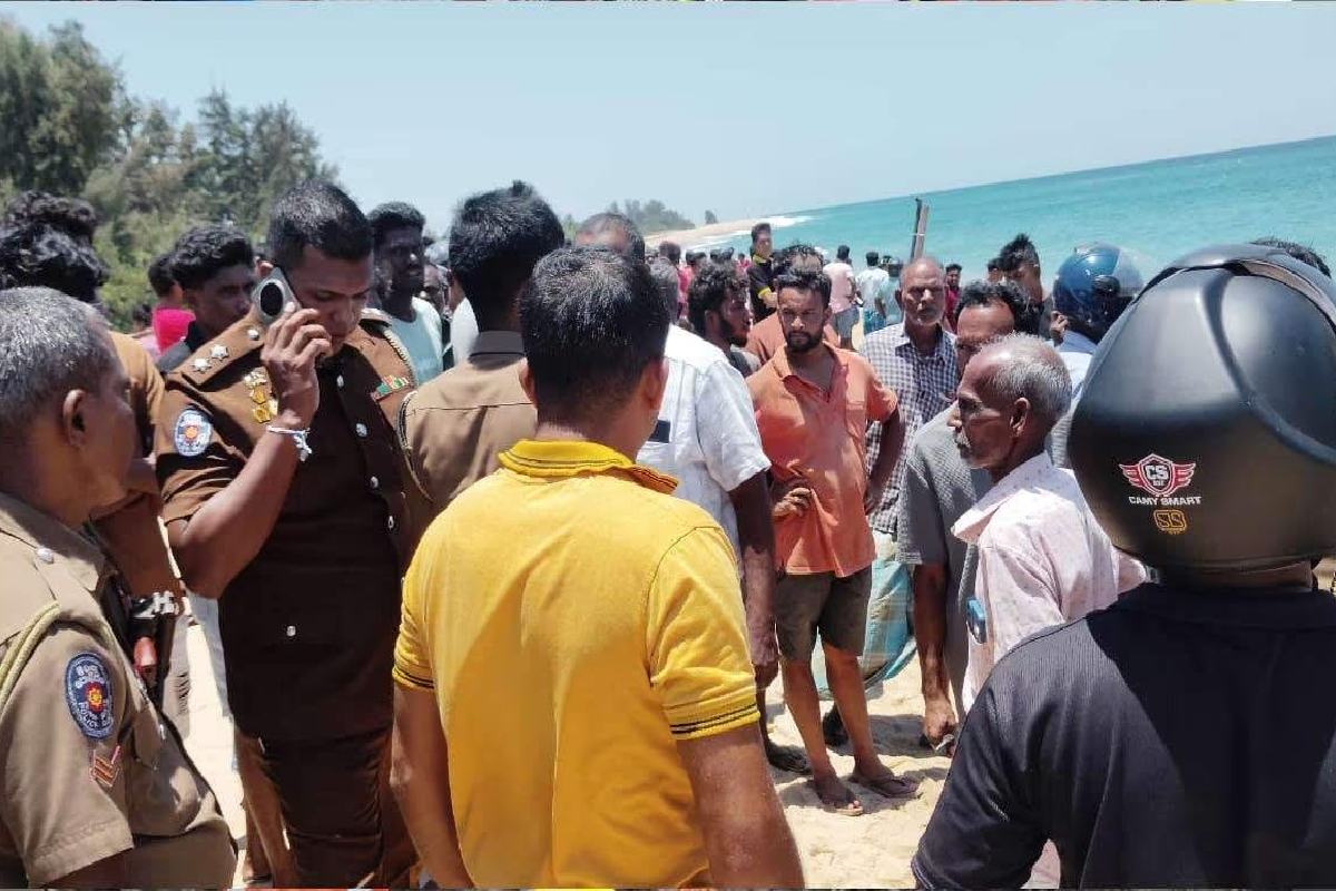 மட்டக்களப்பு கடலில் படகு கவிழ்ந்து விபத்து; ஒருவர் பலி ஒருவர் மாயம் | Boat Capsizes In Batticaloa Waters One Dead மட்டக்களப்பு கடலில் படகு கவிழ்ந்து விபத்து; ஒருவர் பலி ஒருவர் மாயம் | Boat Capsizes In Batticaloa Waters One Dead