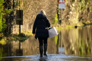லண்டனுக்கு ஐந்து பெருவெள்ள அபாய எச்சரிக்கைகள்... பாதிப்பு அபாயம் உள்ள இடங்கள் குறித்த விவரம்