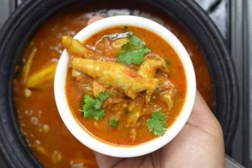 கமகமக்கும் கிராமத்து நெத்திலி மீன் குழம்பு: எப்படி செய்வது?