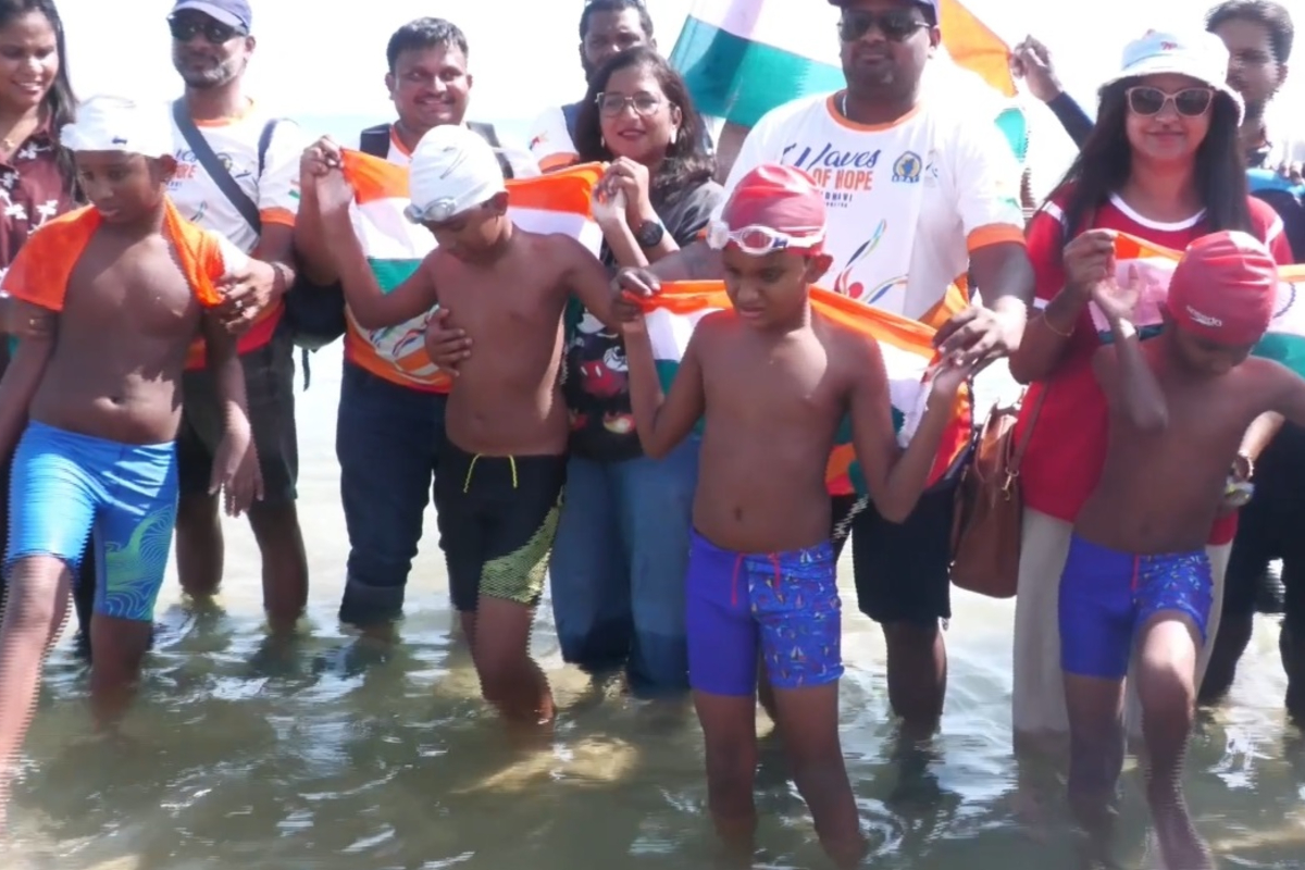 பாக்கு நீரிணை கடந்து நான்கு சிறுவர்கள் சாதனை! உலகுக்கு சொல்ல வந்த செய்தி | Chennai Boys Swim Across The Palk Strait