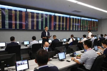 அமெரிக்க இறக்குமதி வரிகளால் புதிய திருப்பம் ; உலகளாவிய நிதிச் சந்தையில் நேரடி தாக்கம்