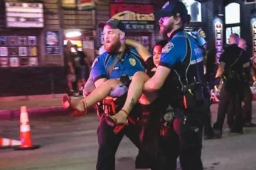 அமெரிக்காவில் இடம்பெற்ற துப்பாக்கி சூட்டில் 13 பேர் படுகாயம்