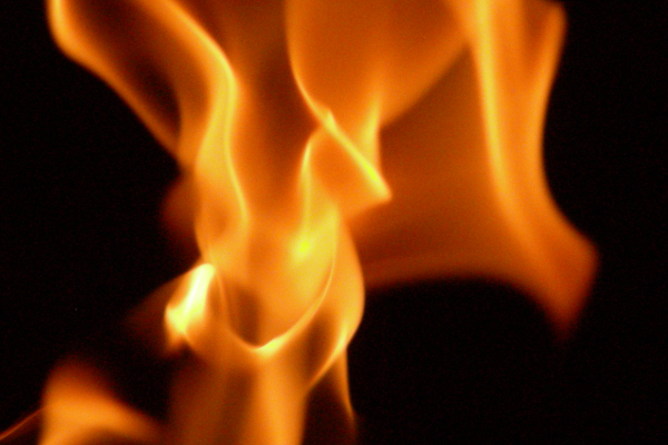 திருகோணமலை சுற்றுலா விடுதி ஒன்றில் தீ விபத்து | Fire Breaks Out At A Tourist Hotel In Trincomalee