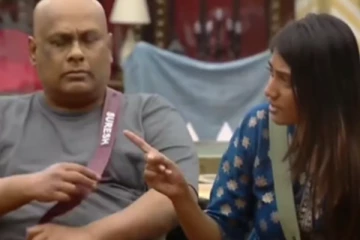 வாய ஒடச்சி கைல கொடுத்துடுவேன்...கொதித்தெழுந்த ஜூலி!