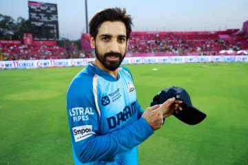 IPL 2025; அறிமுக போட்டியிலேயே மோசமான சாதனை படைத்த கரீம் ஜனத்