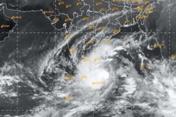 மாண்டஸ் புயலின் கோரத்தாண்டவம்! வானிலை மையத்தின் எச்சரிக்கை என்ன?