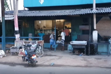 பிரியாணி கடை மீது பெட்ரோல் குண்டு வீசிய நபர்களால் பரபரப்பு