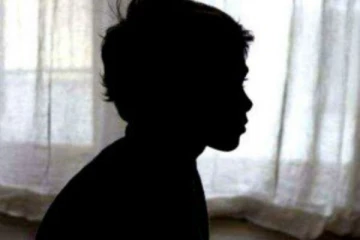 சிறுவனை மிரட்டி ஓரினச்சேர்க்கை; ஆசிரியரால் நேர்ந்த கொடூரம் - கதறிய பெற்றோர்!