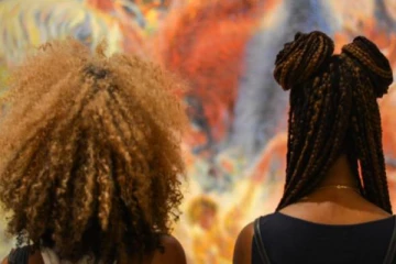 வேலைத்தளங்களில் ஊழியர்களின் தலைமுடி அடிப்படையிலான பாரபட்சங்களுக்கு தடை!