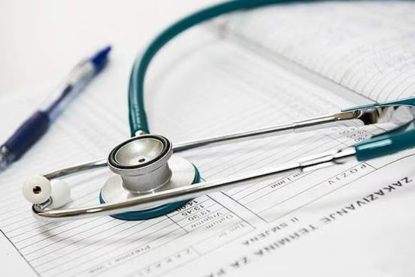 மருத்துவ பட்டதாரிகளால் நெருக்கடி | Crisis By Medical Graduates