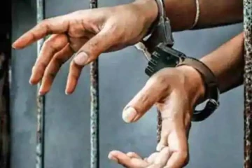 இலங்கையில் தடைசெய்யப்பட்ட பொருட்களுடன் கைது செய்யப்பட்ட கைதிகள்