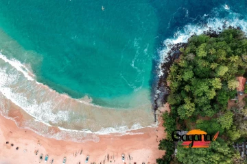 සංචාරකයෝ ලක්ෂ 7ක් ලංකාවට ආදායම බිලියන 1.1යි