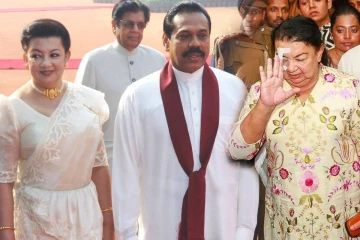 மகிந்தவுக்கு பதிலாக கைது செய்யப்பட்ட ஷிரந்தி! கை விலங்கோடு மக்களிடம் காட்சிப்படுத்த தீர்மானம் - வலுக்கும் எதிர்ப்பு