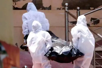 கொரோனா தொற்றால் 1 லட்சம் பேர் உயிர் இறக்கும் அபாயம்! நிபுணர்கள் கடும் எச்சரிக்கை