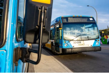 மொன்ரியாலில் வார இறுதியில் பேருந்து மற்றும் மெட்ரோ சேவைகள் நிறுத்தம்