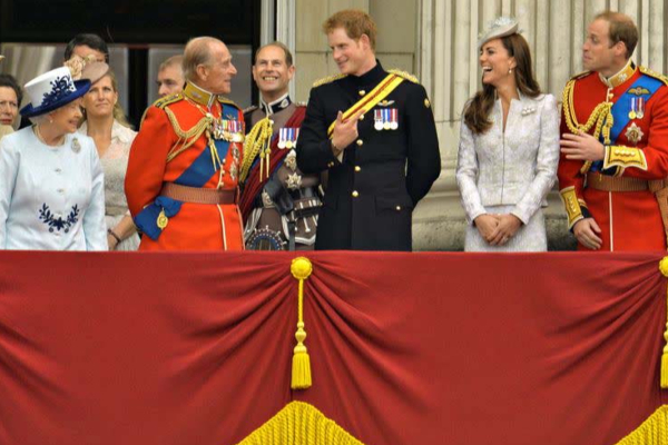 தாத்தா பிலிப்பின் இறுதிச்சடங்கிற்கு சென்ற இளவரசர் ஹாரி | Harry Grandfather Philip London