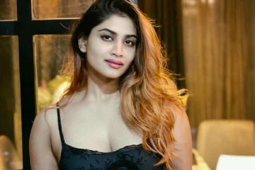 பாலாஜி முருகதாஸ் உடன் அப்படி ஒரு போட்டோ! ஷிவானி ல்வ் கன்பார்ம் தானா?