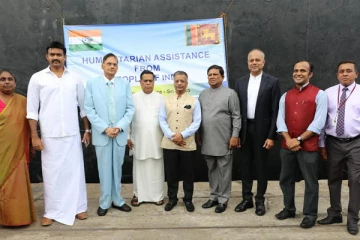 தமிழக அரசின் நிவாரண பொருட்கள் இலங்கை அரசிடம் கையளிப்பு