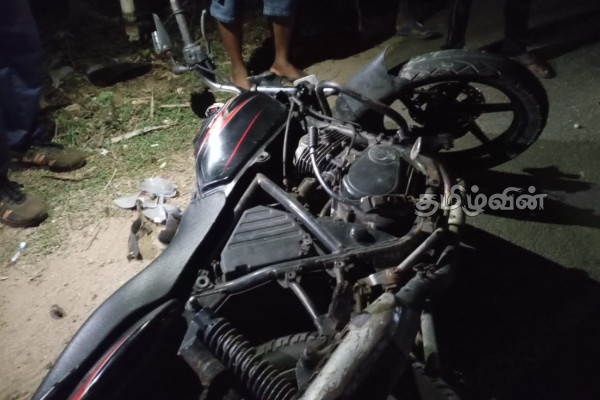 யாழில் விபத்துக்குள்ளான இராணுவ வாகனம் | Military Vehicle Involved In Accident In Jaffna