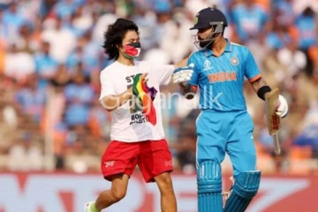 ලෝක කුසලාන අවසන් ගැටුම මැද සිදු වූ අමුතු සිදුවීම.