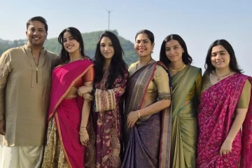 குடும்பத்துடன் பிறந்தநாளை கொண்டாடிய ஜான்வி கபூர்.. புகைப்படங்கள் இதோ