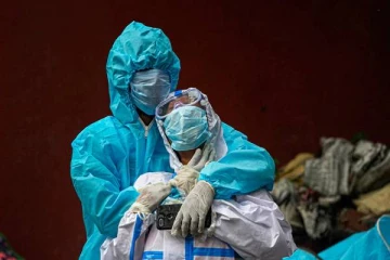 ஒரே நாளில் கொரோனாவால் 50 மருத்துவர்கள் மரணம்: அதிர்ச்சியளிக்கும் மருத்துவ அறிக்கை