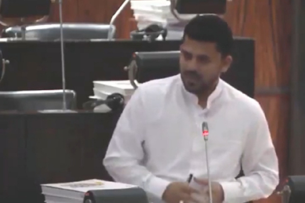 சோம்பேறியான அரச ஊழியர்; அம்பலப்படுத்திய எம்.பி | Lazy Civil Servant Mp Exposed In Assembly