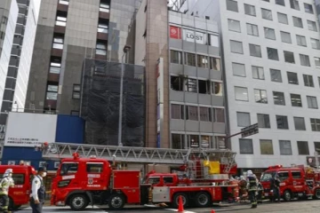 அடுக்குமாடி கட்டிடத்தில் பயங்கர தீ விபத்து ;  27 பேர் பரிதாப பலி