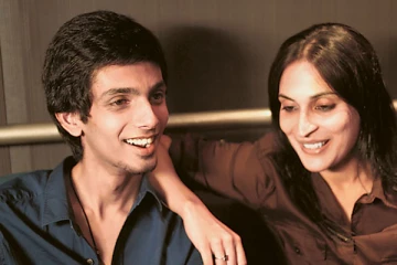 தனுஷ்- ஐஸ்வர்யா விவாகரத்துக்கு காரணமான பிரபலம்? கடும் கோபத்தில் லதா ரஜினிகாந்த்