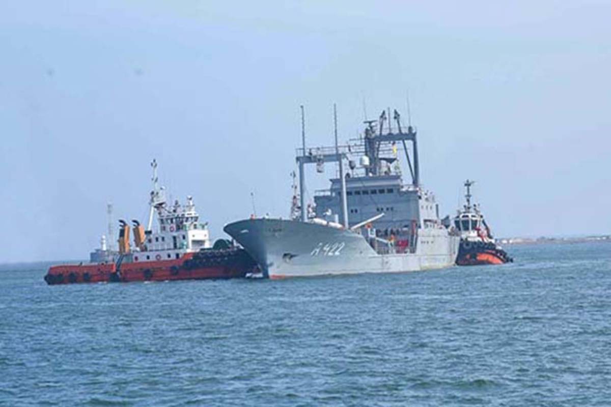 கொழும்பு அருகே இரண்டாவது ஈரானிய கப்பல் ; ஜனாதிபதி அநுரவின் அதிரடி முடிவு | Reports Of A Second Iranian Ship Near Colombo