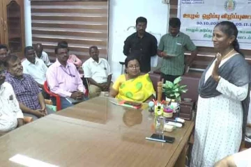 லஞ்சமே வாங்கலனு ஒருத்தர் சொல்லுங்க காலுல விழுறேன் - ஊழியர்களை மிரளவிட்ட அதிகாரி!