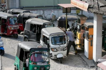 எரிபொருள் வரிசையில் பதிவான மற்றொரு மரணம்