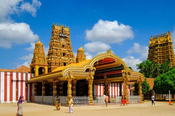 யாழ் நல்லூர் கந்தசுவாமி ஆலயம் மத ஒற்றுமையின் அடையாளம்! | Jaffna Nallur Temple Mausoleum Of A Muslim Baba