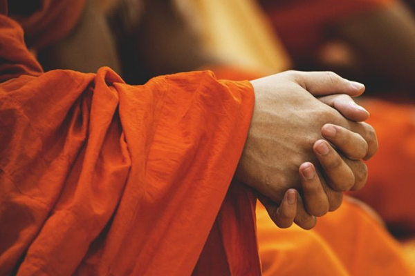 பொலிஸாரிடம் சரணடைந்த மூன்று பௌத்த பிக்குணிகள் | Three Buddhist Monks Missing