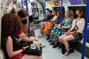 இங்கிலாந்தில்  இரு நாட்களுக்கு ரயில் சேவைகள் ரத்து!