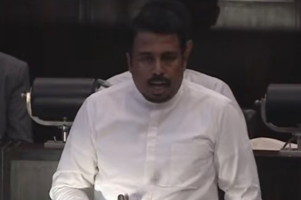 பசிலை முதலில் நீதிமன்றில் நிறுத்துங்கள்! ராஜபக்சர்களுக்கு ஆளும் தரப்பு பதிலடி | Request To Have Basil Brought To Court First