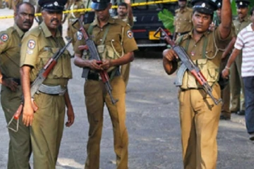 மானிப்பாயில் வாள் மற்றும் கோடரிகள் மீட்பு (Photo)