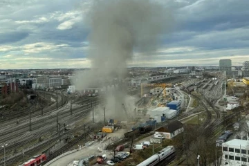 ஜேர்மனியில் ரயில் நிலையத்திற்கு வெளியே பயங்கர குண்டுவெடிப்பு!