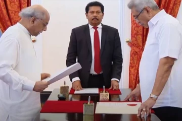 சற்று முன்னர்  புதிய அமைச்சர்கள் நால்வர்  பதவியேற்றனர்