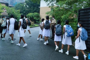 பாடசாலைகள் முடக்குவது தொடர்பில் வெளியான முக்கிய அறிவிப்பு!