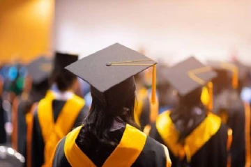 வேலையின்மையால் பாதிக்கப்பட்ட பட்டதாரிகளுக்கு விரைவில் தீர்வு