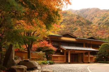 1400 வருஷமா ஒரே குடும்பம் தான்; உலகிலேயே பழமையான ஹோட்டல் - ஸ்டே கட்டணம் எவ்வளவு தெரியுமா?