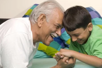 பெற்றோருக்கான காப்பீட்டுத்தொகை தொடர்பான அறிவிப்பில் மீண்டும் மாற்றம்: கனடா புலம்பெயர்தல் அமைப்பு