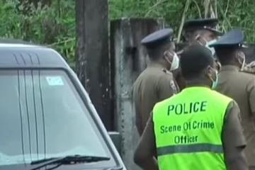 අහසට වෙඩි තබා සිය දරුවා පැහැර ගත්,හොරණ ම භීතියෙන් සලිත කළ නීලක, අවසන් ගමන් ගියේ මෙහෙමයි ! (VIDEO)